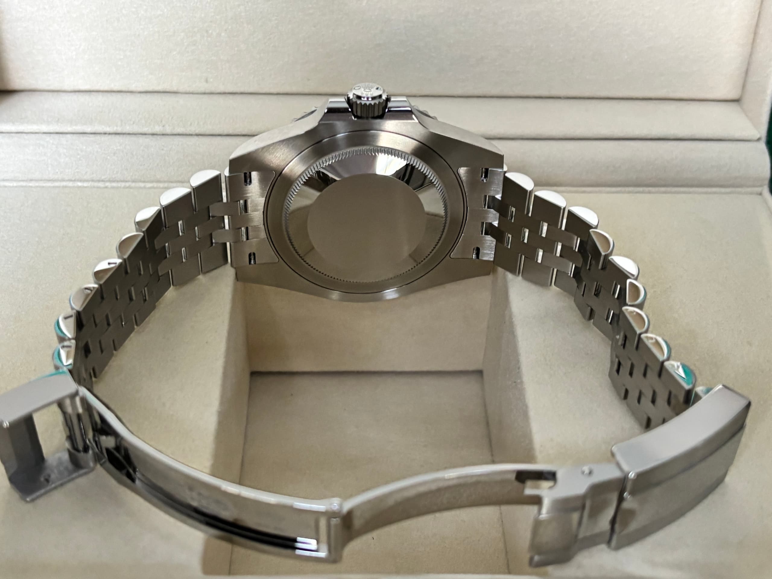 Rolex GMT Master II 126710GRNR “Bruce Wayne” (2026) — photo 4