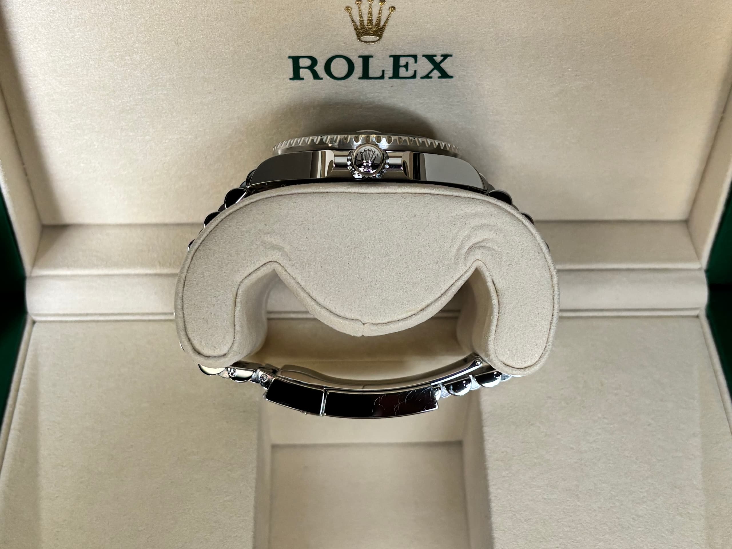 Rolex GMT Master II 126710GRNR “Bruce Wayne” (2026) — photo 9