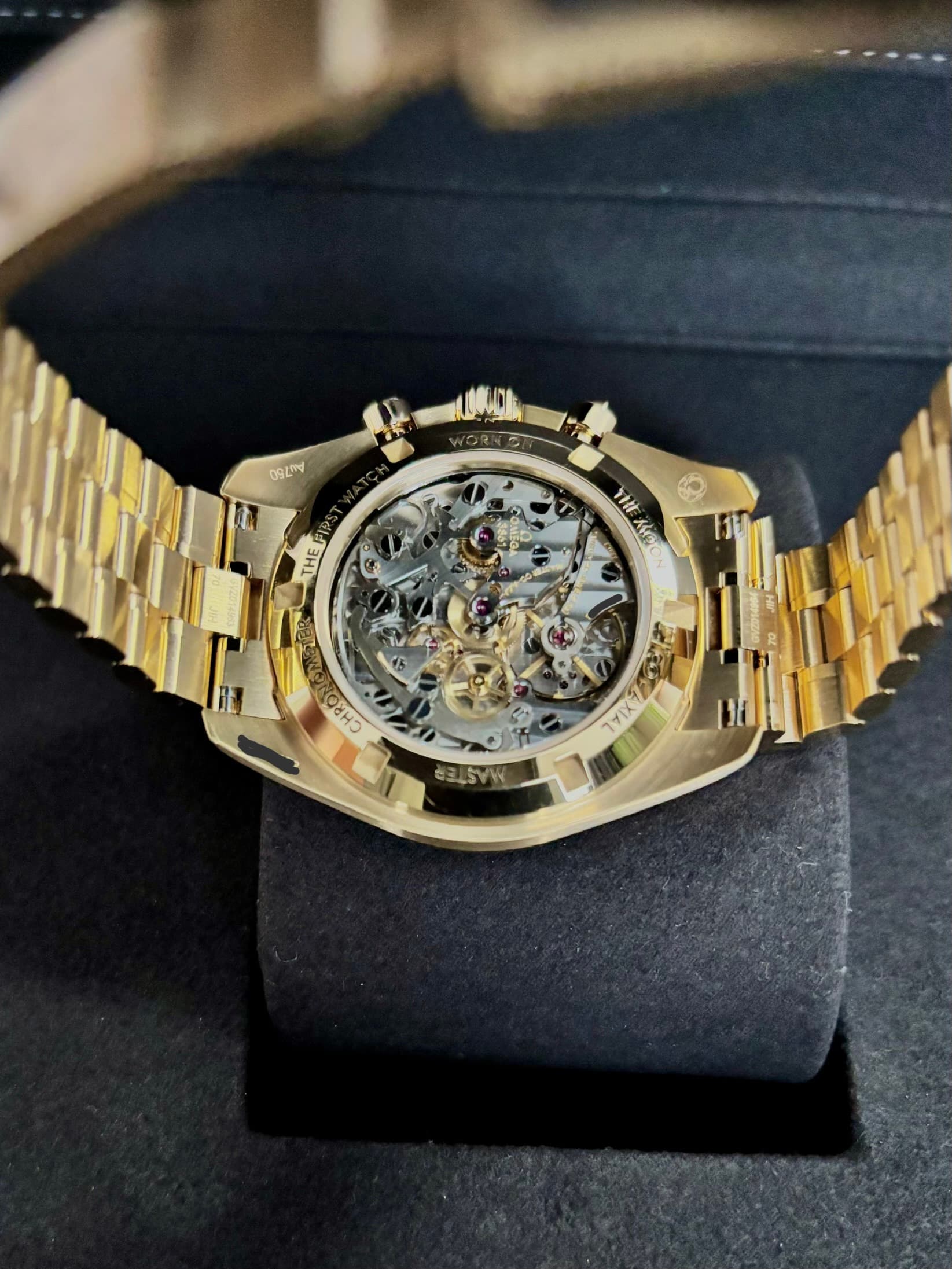 Omega Speedmaster Professional Moonwatch in Moonshine Gold 310.60.42.50.10.001 (2023) — photo 7